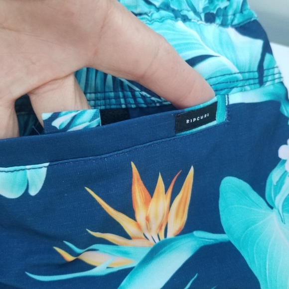 RIP CURL NWT 17" Swim Shorts L - Picture 3 of 9